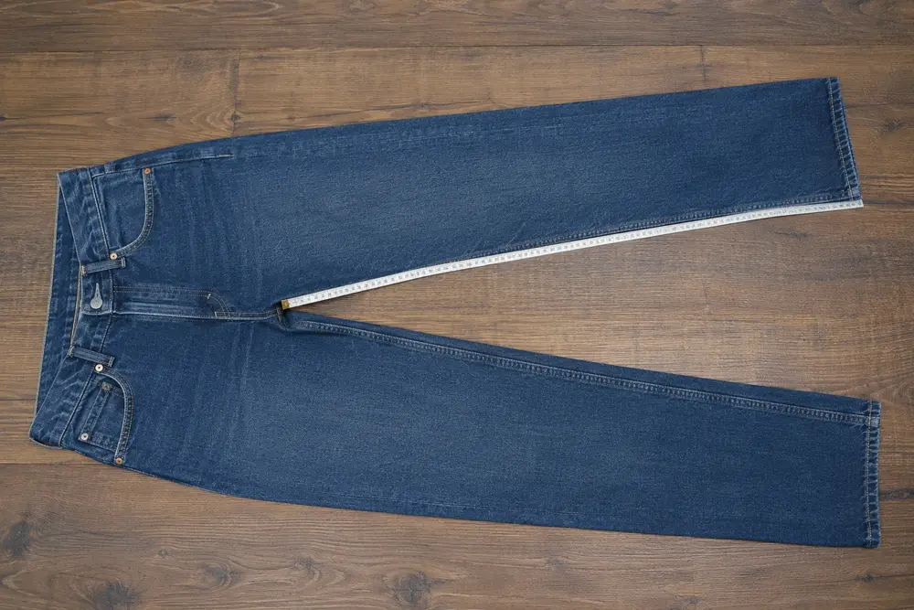 How to measure the inseam on pants from crotch seam to hem