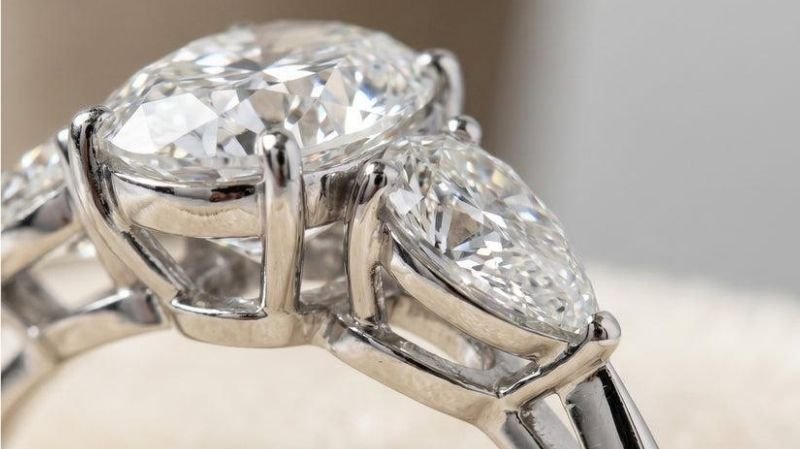 Designing a Custom Engagement Ring in Dallas: A Step-by-Step Guide From Sketch to Setting Diamond center stone in a custom engagement ring