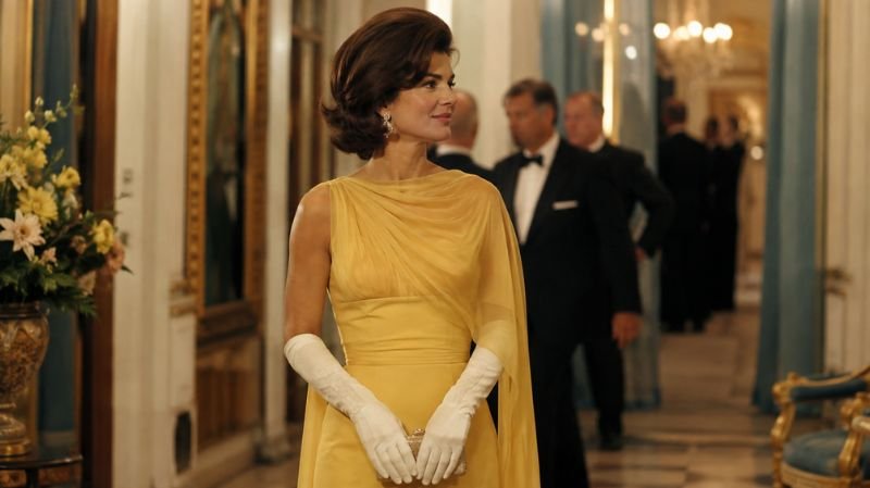Yellow Cassini evening gown inspired by Jackie Kennedy’s 1961 state dinner look